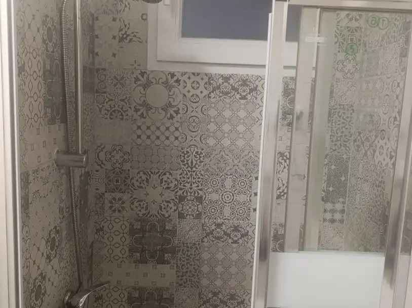 Room in Calle Química, 11, Virgen del Rosario Bathroom of Flat for share in Torrejón de Ardoz with Heating, Parquet flooring and Furnished