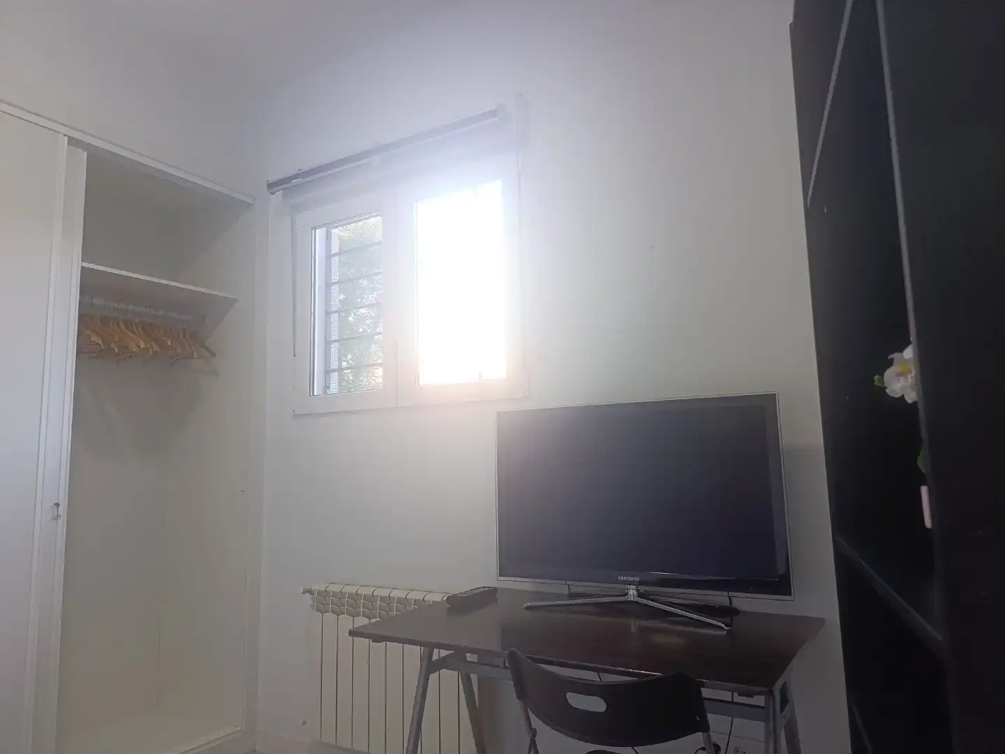 Room in Calle Química, 11, Virgen del Rosario Bedroom of Flat for share in Torrejón de Ardoz with Heating, Parquet flooring and Furnished