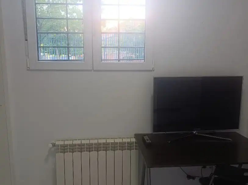 Room in Calle Química, 11, Virgen del Rosario Bedroom of Flat for share in Torrejón de Ardoz with Heating, Parquet flooring and Furnished