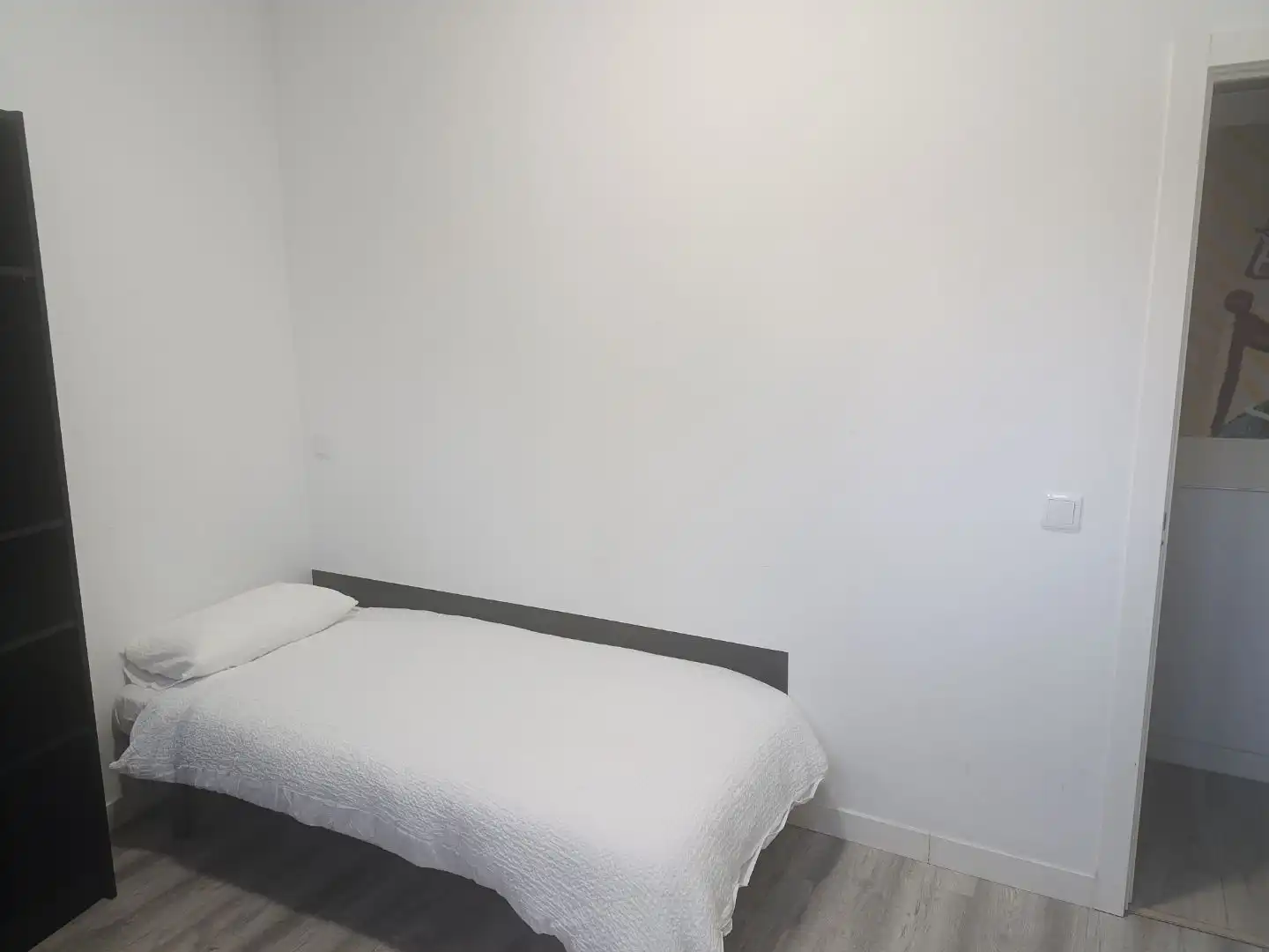 Room in Calle Química, 11, Virgen del Rosario Bedroom of Flat for share in Torrejón de Ardoz with Heating, Parquet flooring and Furnished