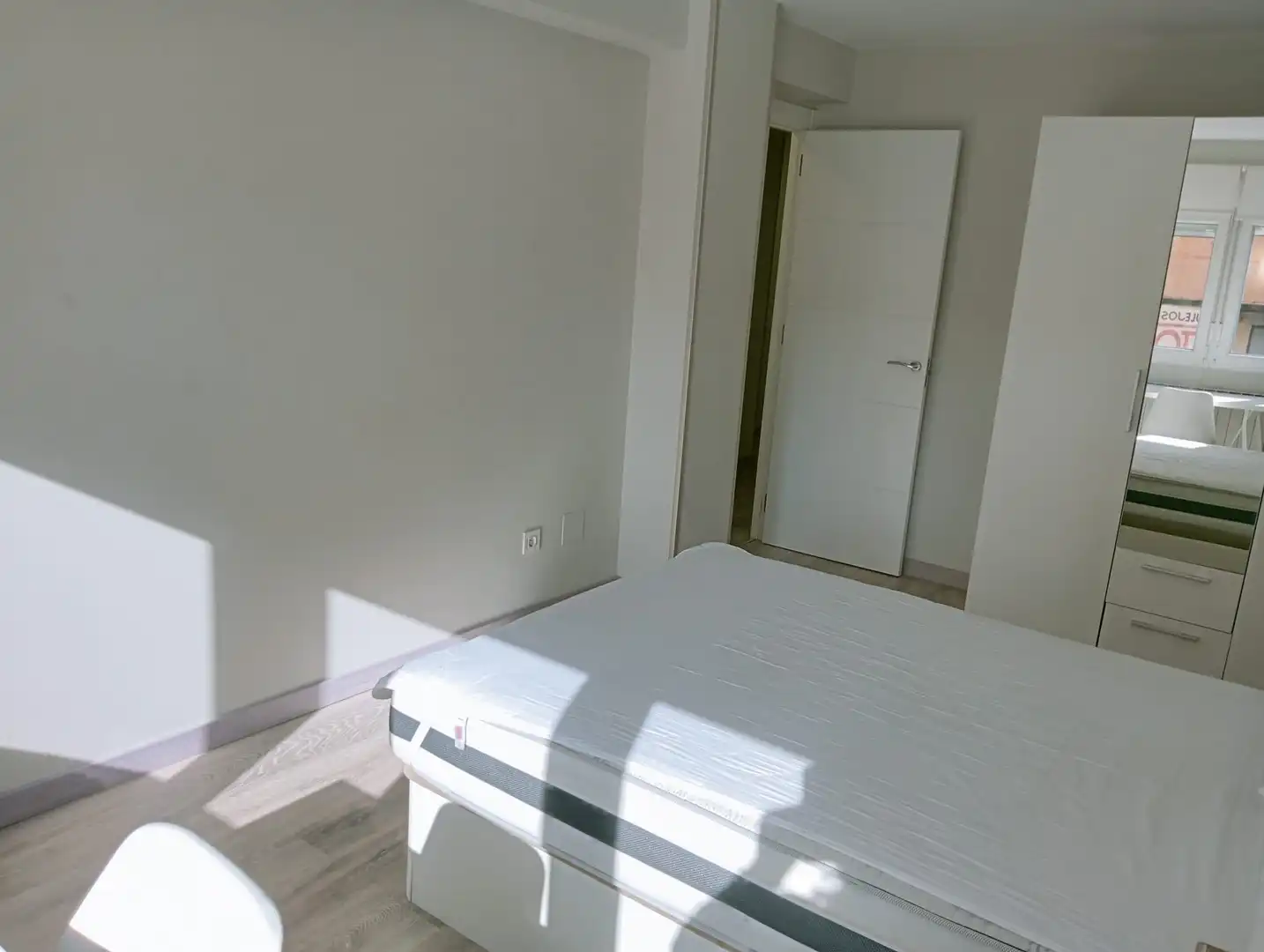 Piso en venta en Calle la Universidad, 48, Los Castros Habitación de Piso en venta en Santander