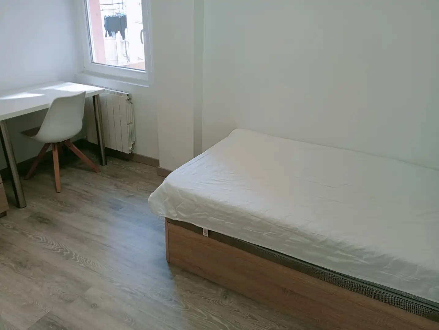 Piso en venta en Calle la Universidad, 48, Los Castros Habitación de Piso en venta en Santander