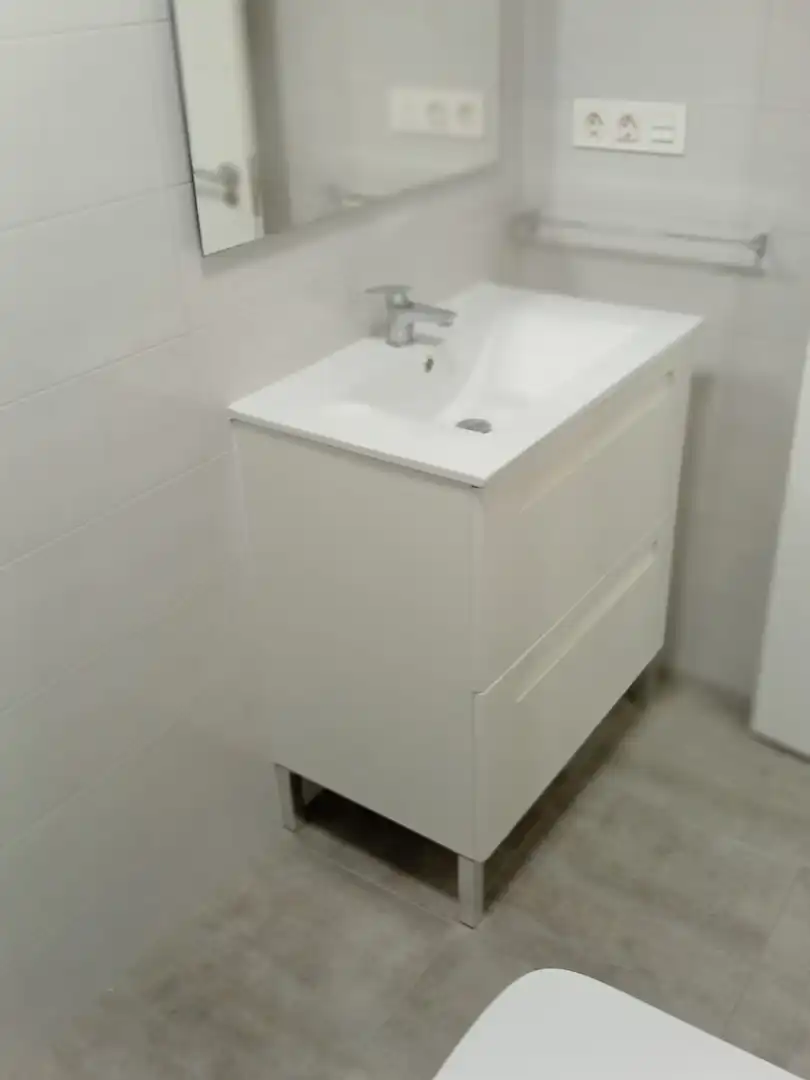 Piso en venta en Calle la Universidad, 48, Los Castros Baño de Piso en venta en Santander
