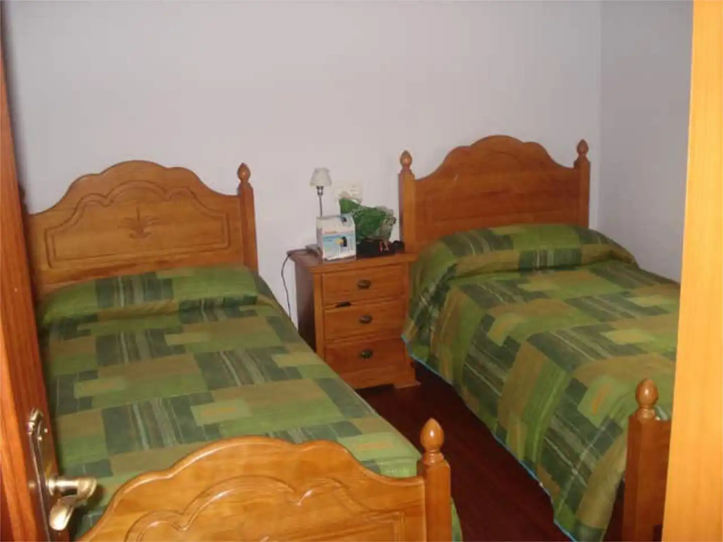 Dormitori de Apartament de lloguer en Boiro amb Terrassa i Moblat