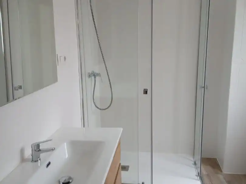 Flat for rent in Calle Vegueta, 23, Centro Bathroom of Flat for rent in Alcalá de Guadaira with Air Conditioner