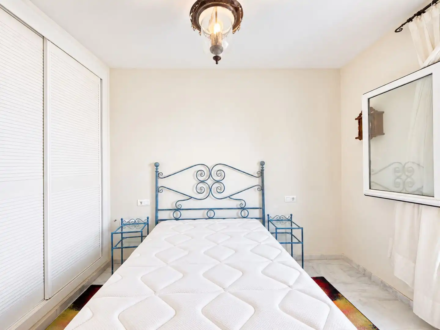 Piso de alquiler en Avenida Juan Vargas, Nueva Alcántara Habitación de Piso de alquiler en Marbella con Terraza, Piscina y Amueblado