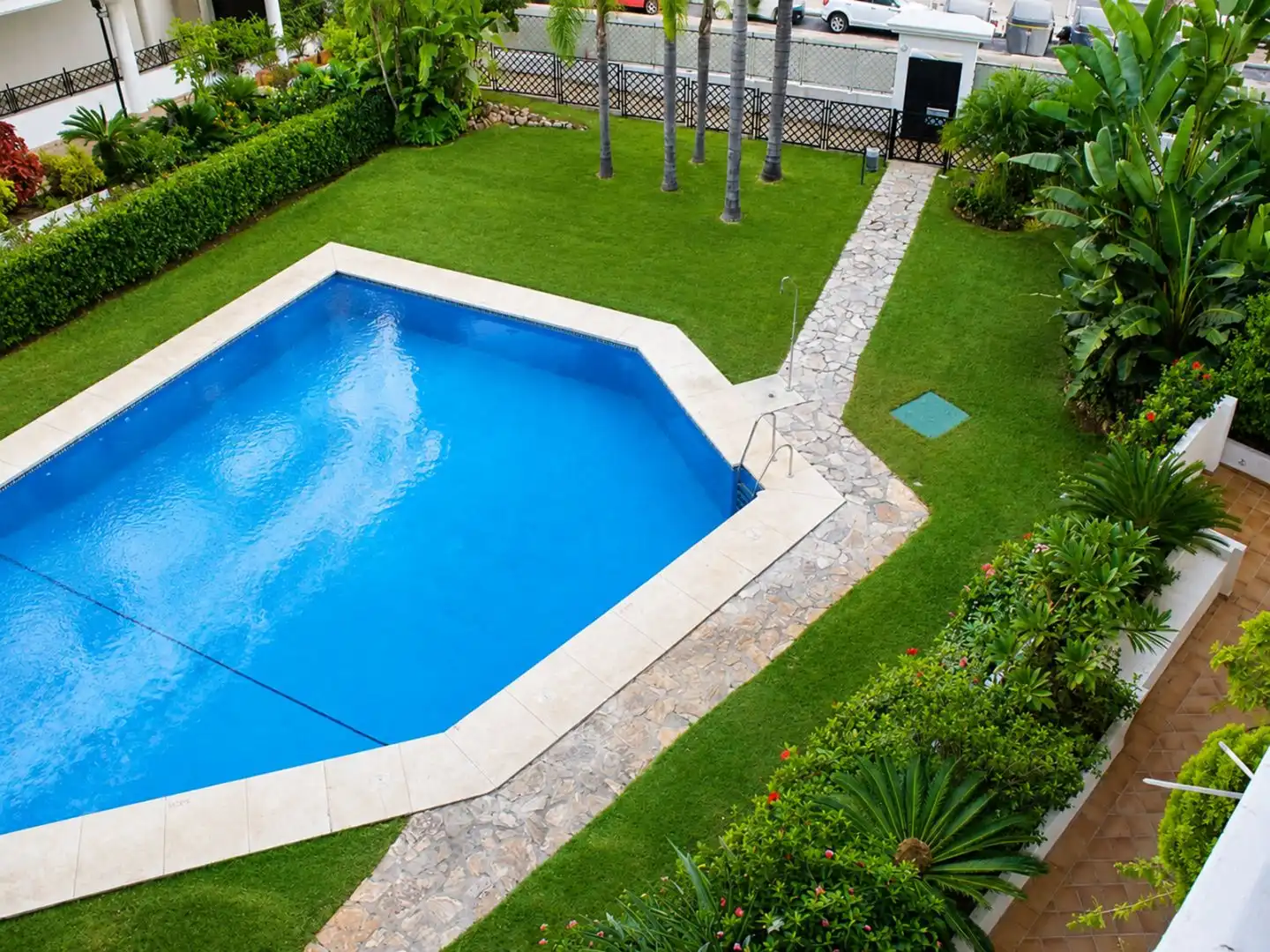 Piso de alquiler en Avenida Juan Vargas, Nueva Alcántara Piscina de Piso de alquiler en Marbella con Terraza, Piscina y Amueblado
