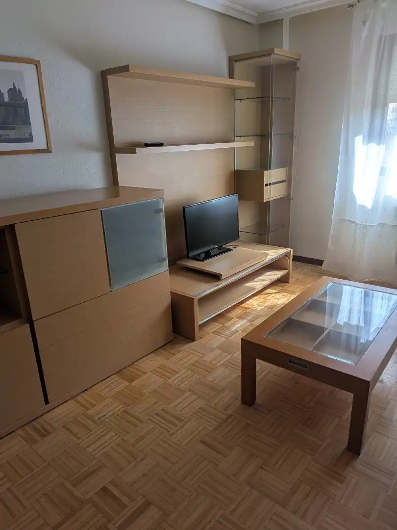 Pis de lloguer a Calle Cristóbal Halffter, 14, San Fernando - Carretera de Valencia Sala d'estar de Pis de lloguer en Cuenca amb Calefacció, Parquet i Terrassa