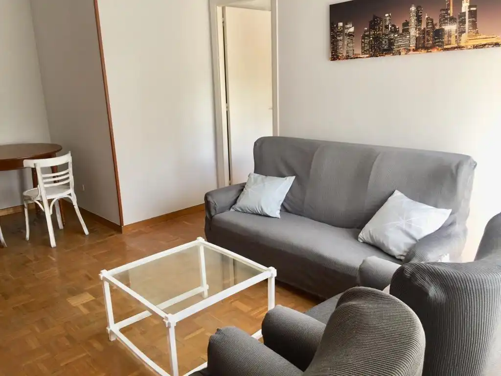 Pis de lloguer a Dulzaina Kalea, 7, San Cristóbal Sala d'estar de Pis de lloguer en Vitoria - Gasteiz amb Calefacció, Parquet i Terrassa