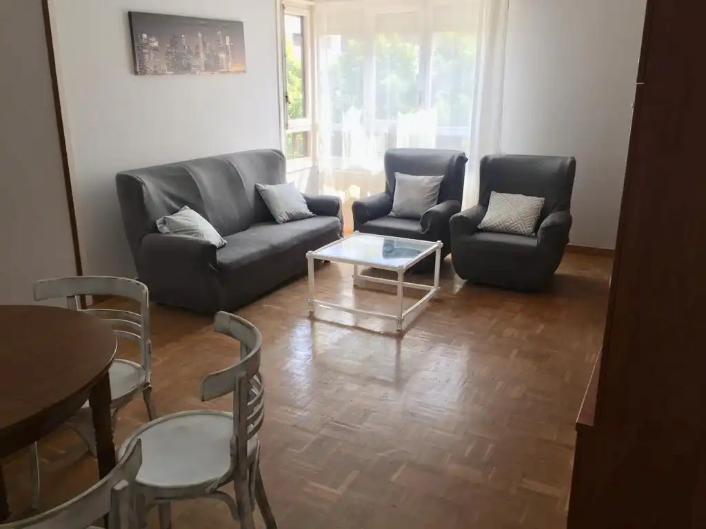 Pis de lloguer a Dulzaina Kalea, 7, San Cristóbal Sala d'estar de Pis de lloguer en Vitoria - Gasteiz amb Calefacció, Parquet i Terrassa