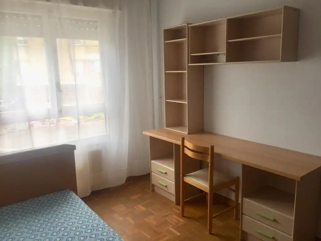 Pis de lloguer a Dulzaina Kalea, 7, San Cristóbal Dormitori de Pis de lloguer en Vitoria - Gasteiz amb Calefacció, Parquet i Terrassa