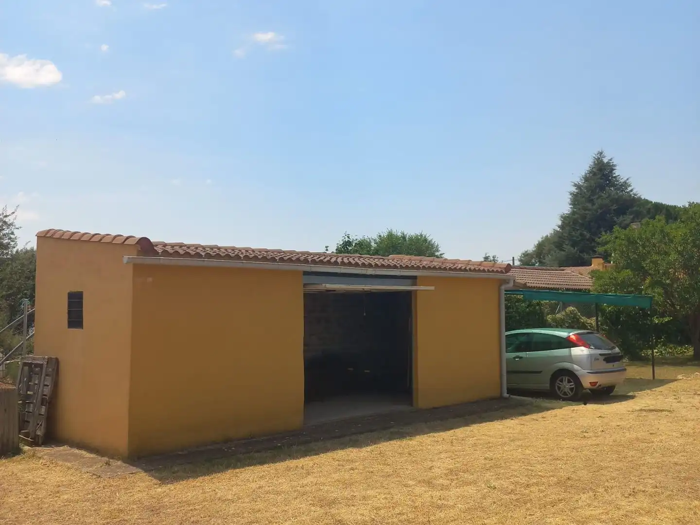 Casa o xalet en venda a Calle Quevedo, 3, Carrascosa de Henares Vista exterior de Casa o xalet en venda en Espinosa de Henares amb Calefacció, Jardí privat i Terrassa