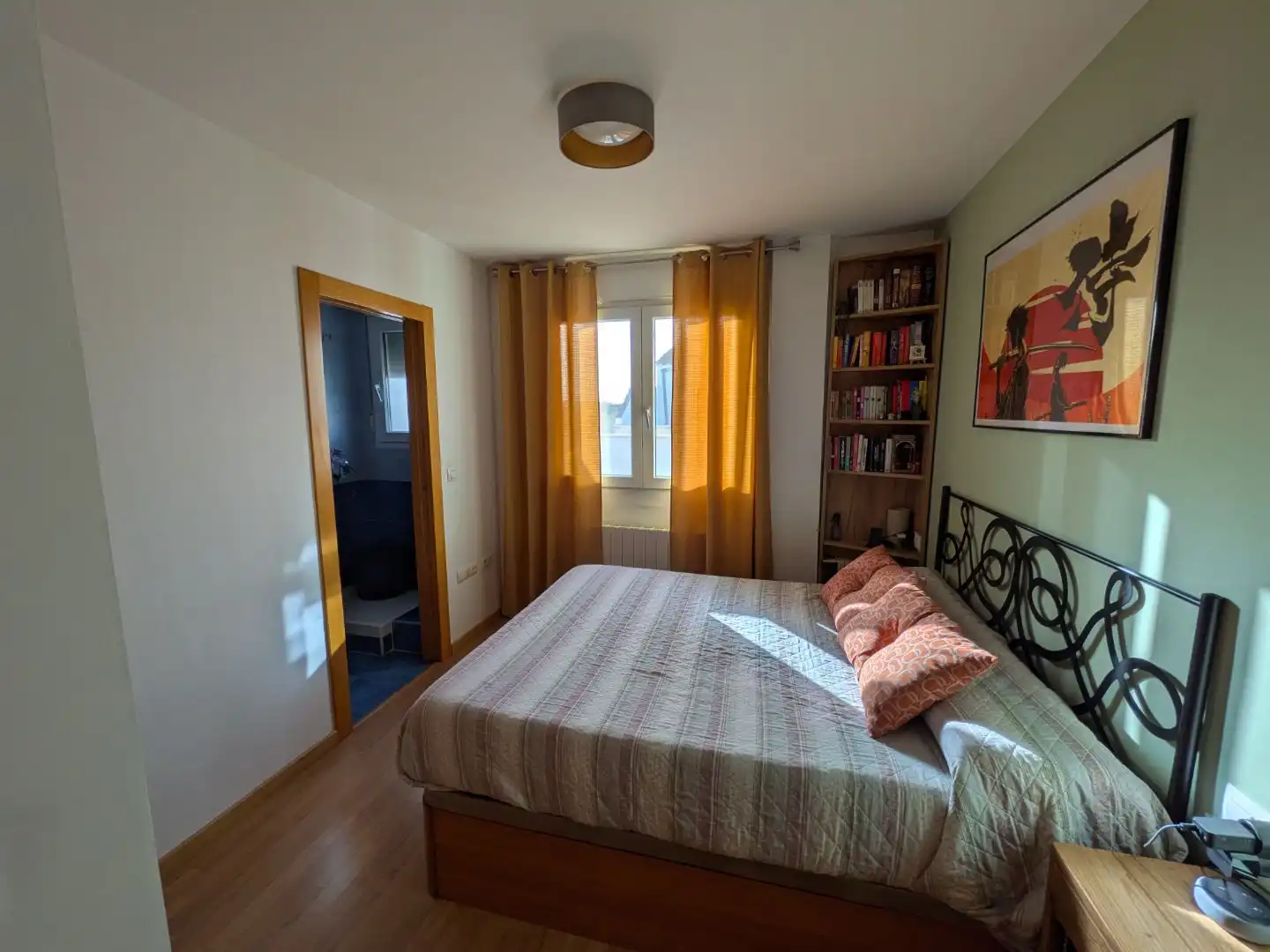 Ático en venta en Calle Cuba, 2, San Pedro Habitación de Ático en venta en Albacete con Aire acondicionado, Calefacción y Terraza