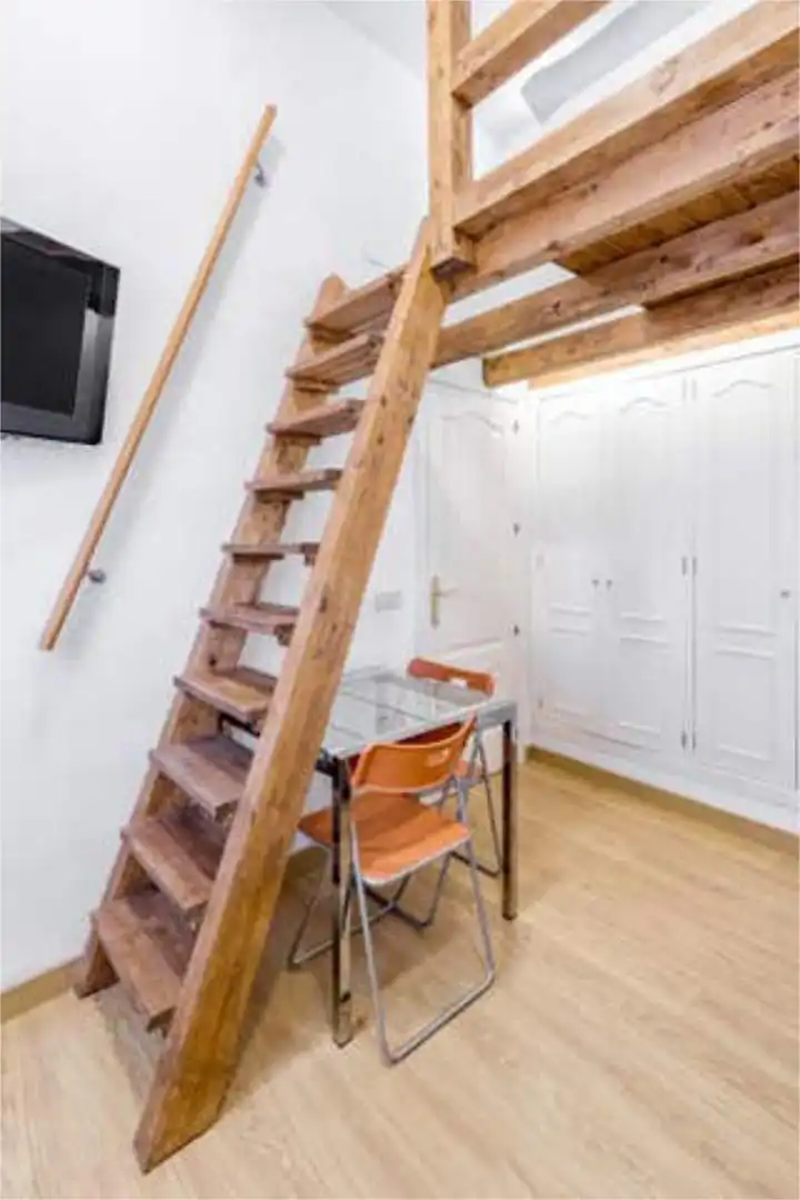 Apartament de lloguer a Universidad - Malasaña Dormitori de Apartament de lloguer en Madrid amb Calefacció i Moblat
