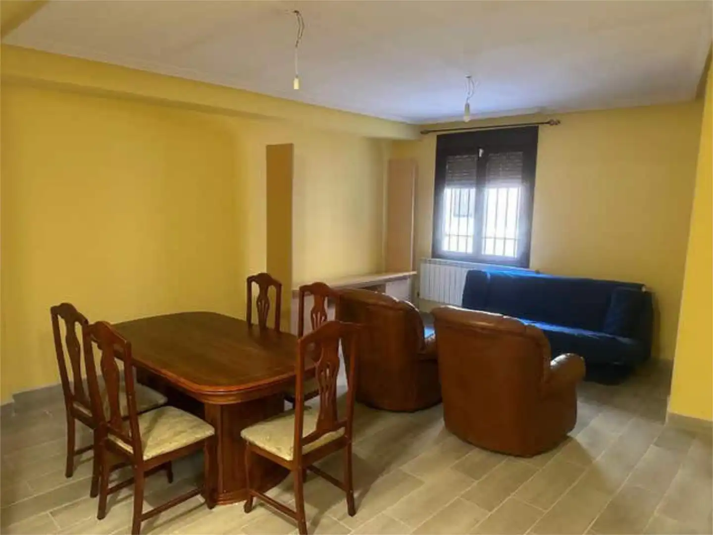 Flat for rent in Zona Entrada - Gasolineras Dining room of Flat for rent in Ocaña with Swimming Pool