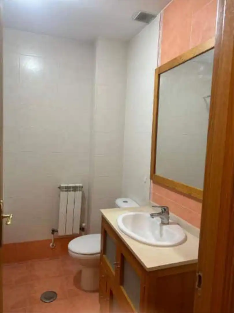 Flat for rent in Zona Entrada - Gasolineras Bathroom of Flat for rent in Ocaña with Swimming Pool