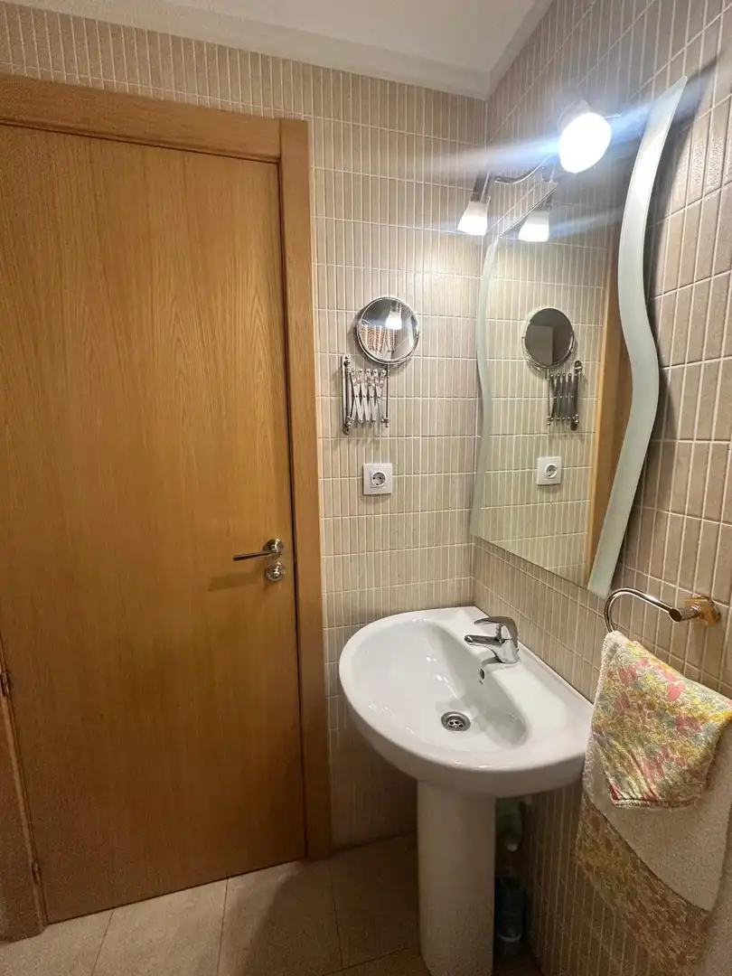 Bathroom of Flat for rent in Córdoba  with Air Conditioner, Heating and Parquet flooring