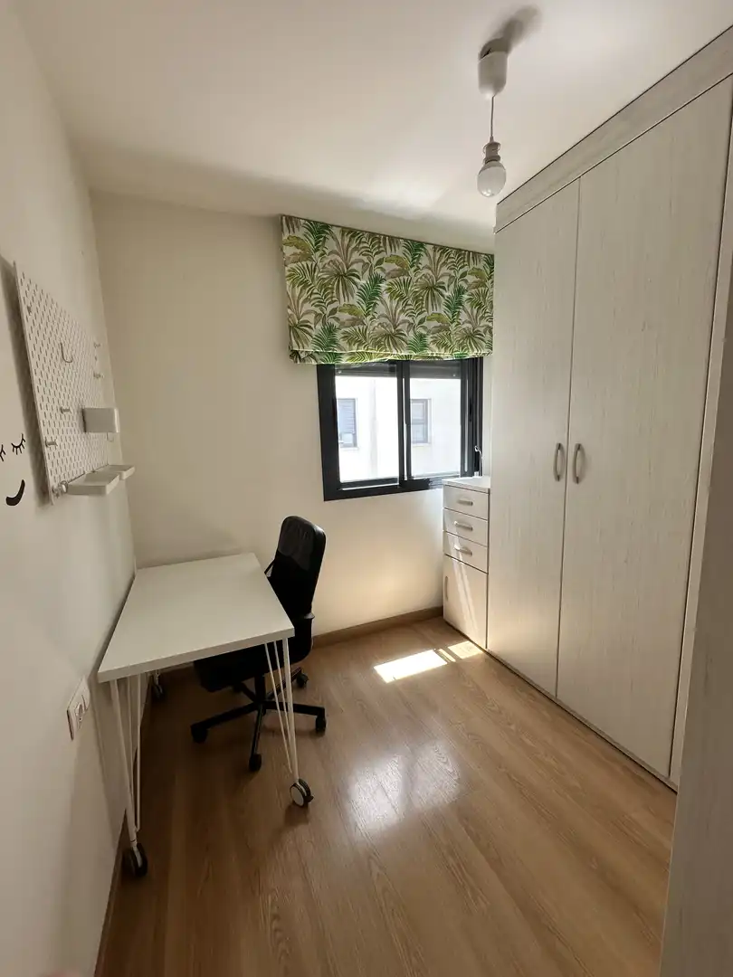 Bedroom of Flat for rent in Córdoba  with Air Conditioner, Heating and Parquet flooring