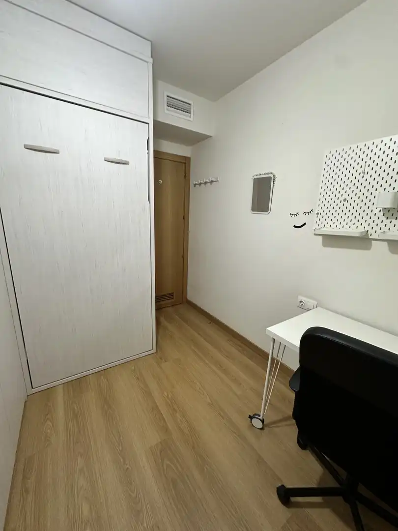 Bedroom of Flat for rent in Córdoba  with Air Conditioner, Heating and Parquet flooring