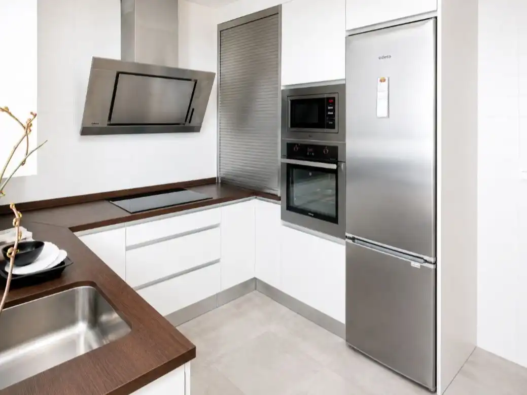 Piso en venta en Calle Ferrocarril, Bezana - Prezanes Cocina de Piso en venta en Santa Cruz de Bezana con Calefacción, Parquet y Terraza