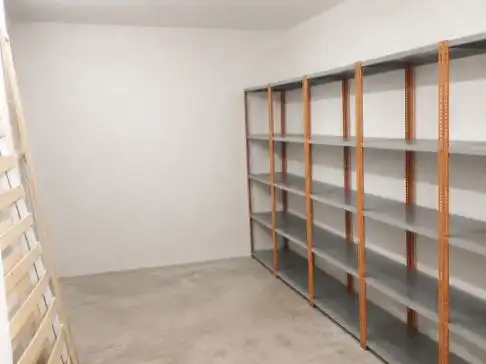 Piso en venta en Calle Ferrocarril, Bezana - Prezanes Piso en venta en Santa Cruz de Bezana con Calefacción, Parquet y Terraza
