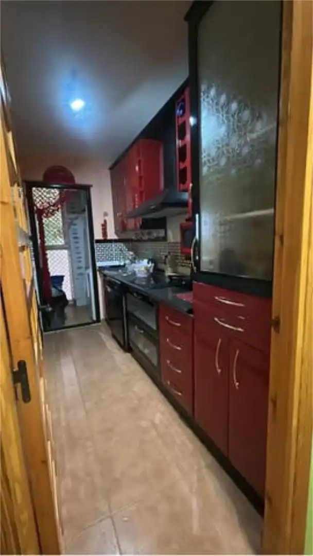 Apartamento de alquiler en Los Jardines de Marbella - La Ermita Cocina de Apartamento de alquiler en Marbella con Calefacción, Jardín privado y Terraza