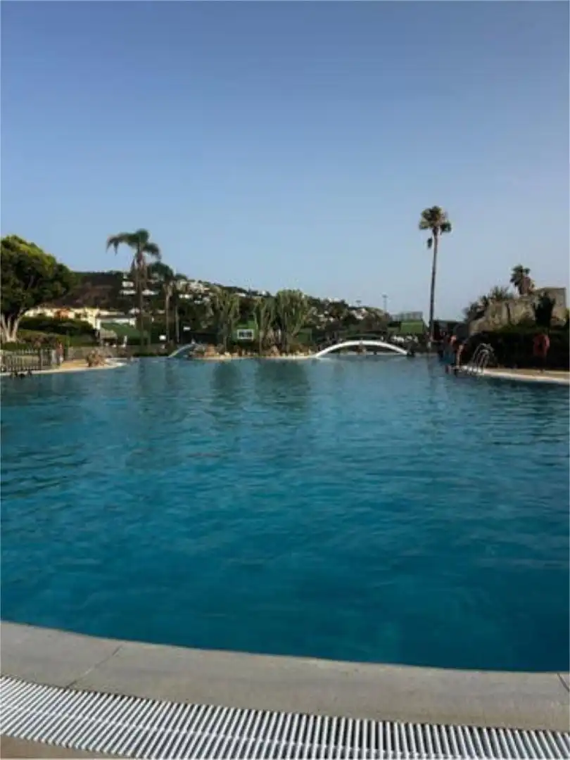 Apartamento de alquiler en Los Jardines de Marbella - La Ermita Piscina de Apartamento de alquiler en Marbella con Calefacción, Jardín privado y Terraza