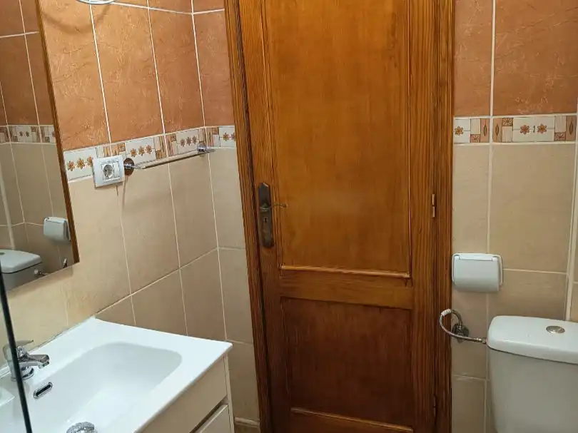 Pis de lloguer a Calle Mar Caspio, 2, Casa Ayala - Costa Ayala Bany de Pis de lloguer en Las Palmas de Gran Canaria amb Terrassa, Traster i Moblat