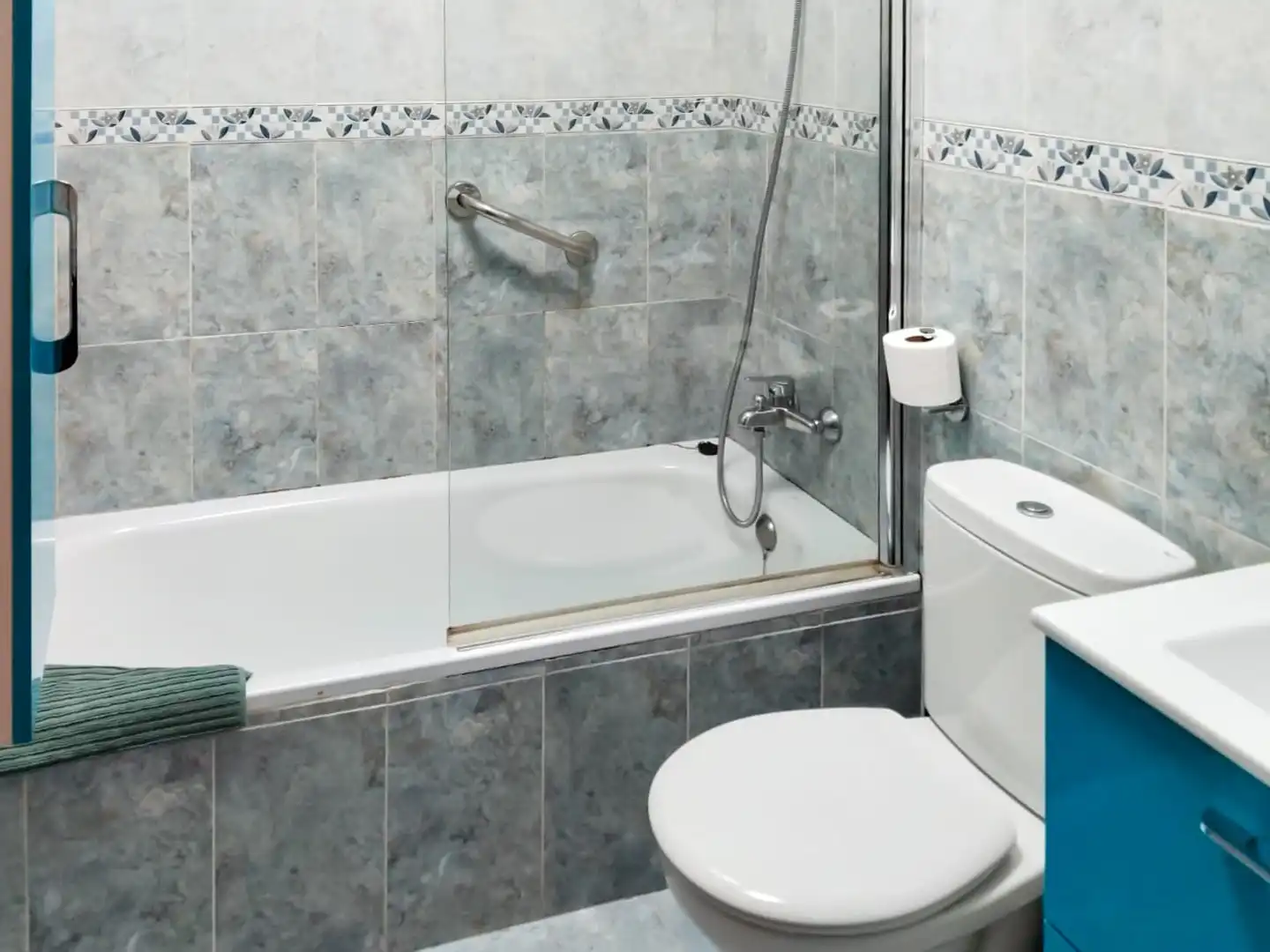 Flat for rent in Calle la Cueva, 3, Castañeda Bathroom of Flat for rent in Castañeda with Heating, Parquet flooring and Terrace