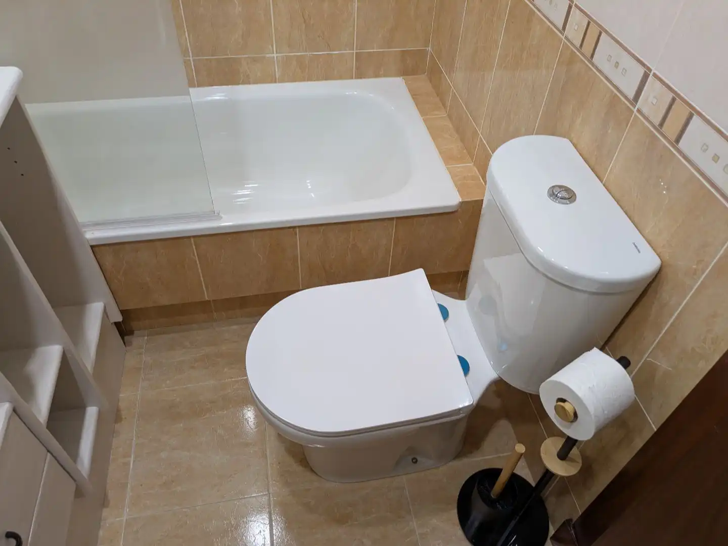 Bathroom of Flat for rent in Vigo   with Heating, Parquet flooring and Storage room