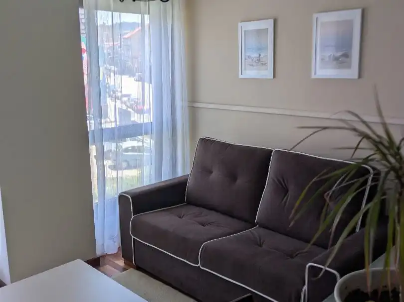 Living room of Flat for rent in Vigo   with Heating, Parquet flooring and Storage room