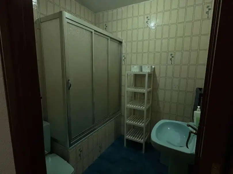 Flat for sale in Calle Virtud, 3, Triana Este Bathroom of Flat for sale in Sevilla with Air Conditioner, Terrace and Storage room