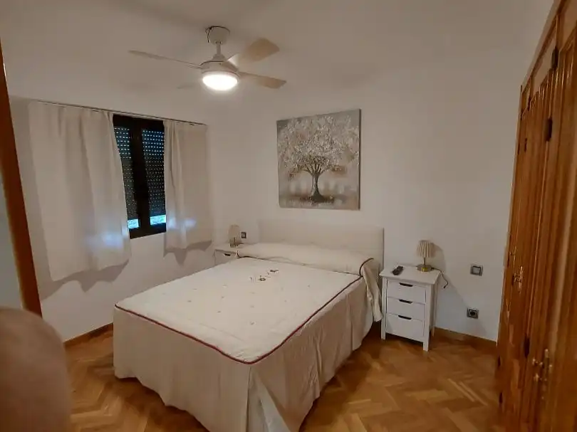 Wohnung zur Miete in Avenida de Europa, 30, Madrid Capital Schlafzimmer von Wohnung zur Miete in Madrid Capital mit Klimaanlage, Terrasse und Schwimmbad