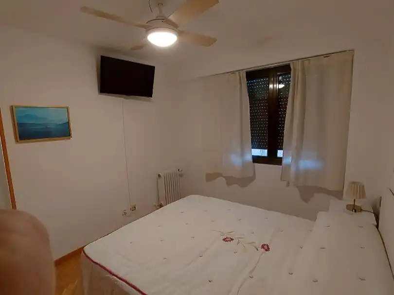 Wohnung zur Miete in Avenida de Europa, 30, Madrid Capital Schlafzimmer von Wohnung zur Miete in Madrid Capital mit Klimaanlage, Terrasse und Schwimmbad