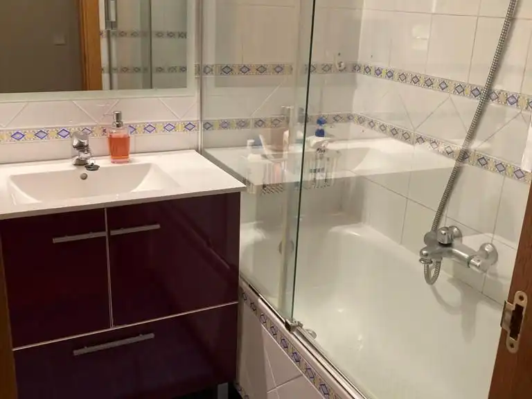 Wohnung zur Miete in Avenida de Europa, 30, Madrid Capital Badezimmer von Wohnung zur Miete in Madrid Capital mit Klimaanlage, Terrasse und Schwimmbad