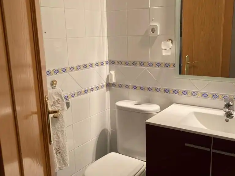 Wohnung zur Miete in Avenida de Europa, 30, Madrid Capital Badezimmer von Wohnung zur Miete in Madrid Capital mit Klimaanlage, Terrasse und Schwimmbad