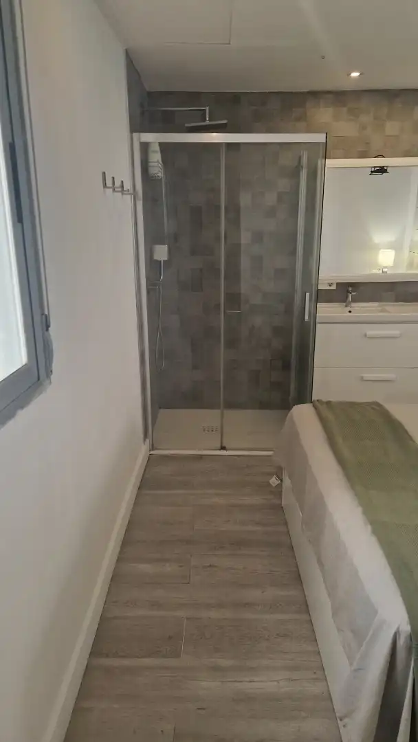 Flat for rent in Calle Escritor Sebastián Cuevas, 2, Fuensanta- Arcángel Bathroom of Flat for rent in Córdoba with Air Conditioner, Heating and Parquet flooring