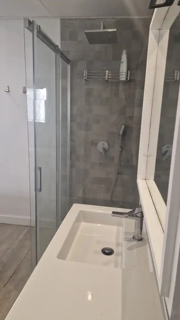 Flat for rent in Calle Escritor Sebastián Cuevas, 2, Fuensanta- Arcángel Bathroom of Flat for rent in Córdoba with Air Conditioner, Heating and Parquet flooring