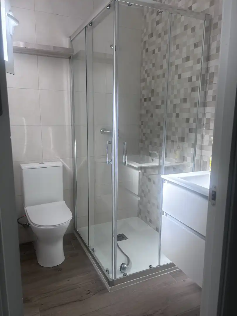 Flat for rent in Avenida de Libia, 39, Viñuela - Rescatado Bathroom of Flat for rent in Córdoba with Air Conditioner, Heating and Furnished