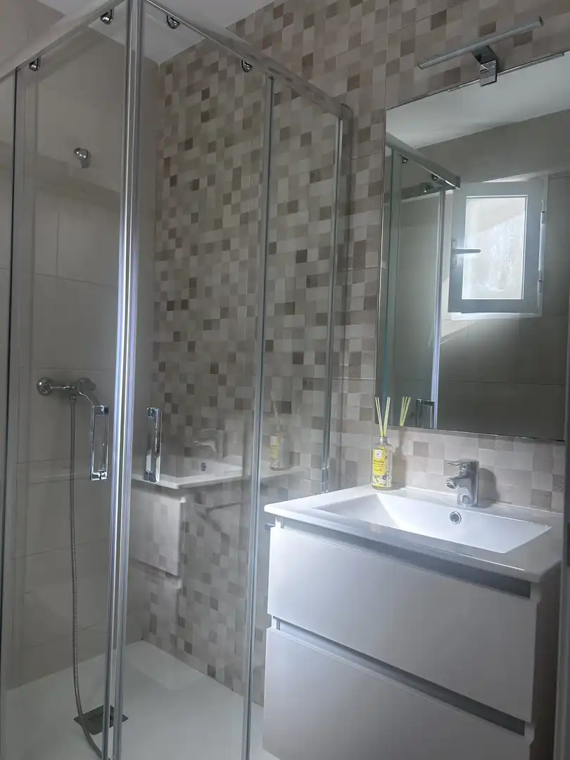 Flat for rent in Avenida de Libia, 39, Viñuela - Rescatado Bathroom of Flat for rent in Córdoba with Air Conditioner, Heating and Furnished