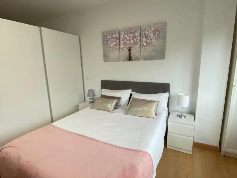 Wohnung zur Miete in Avenida Alisas, 17, Solares - Valdecilla Schlafzimmer von Wohnung zur Miete in Medio Cudeyo mit Möbliert
