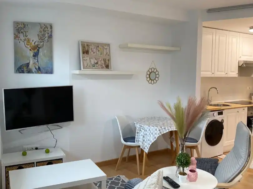 Wohnung zur Miete in Avenida Alisas, 17, Solares - Valdecilla Esszimmer von Wohnung zur Miete in Medio Cudeyo mit Möbliert