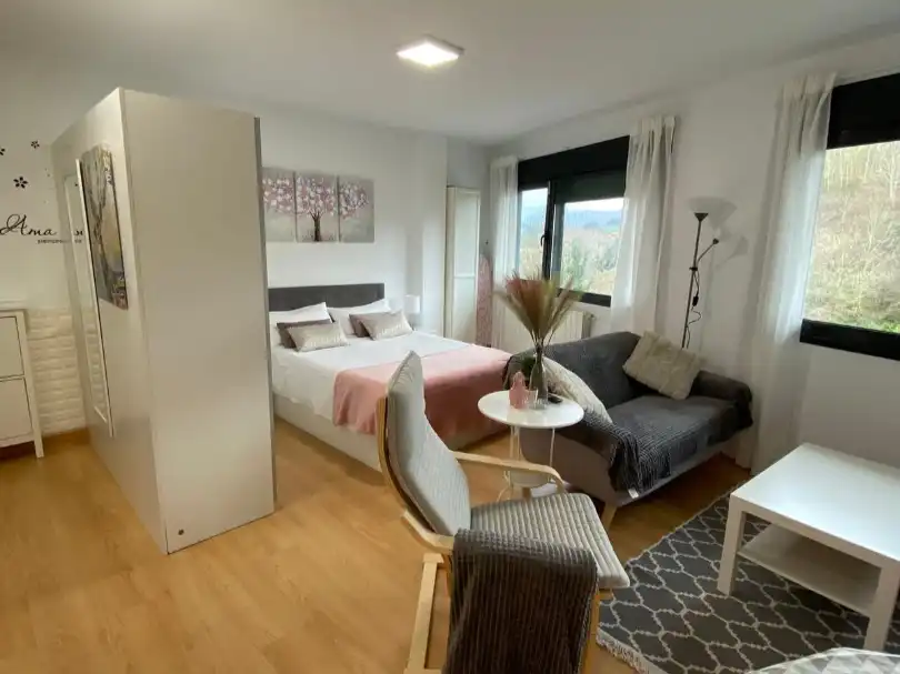 Wohnung zur Miete in Avenida Alisas, 17, Solares - Valdecilla Schlafzimmer von Wohnung zur Miete in Medio Cudeyo mit Möbliert