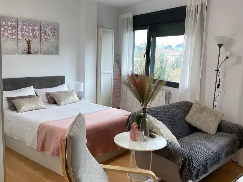 Wohnung zur Miete in Avenida Alisas, 17, Solares - Valdecilla Schlafzimmer von Wohnung zur Miete in Medio Cudeyo mit Möbliert