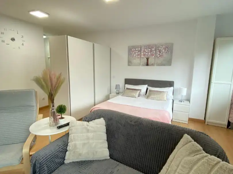 Wohnung zur Miete in Avenida Alisas, 17, Solares - Valdecilla Schlafzimmer von Wohnung zur Miete in Medio Cudeyo mit Möbliert