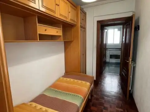 Piso en venta en Barriada Juan XXIII, 17, Burgos Capital Habitación de Piso en venta en Burgos Capital con Balcón