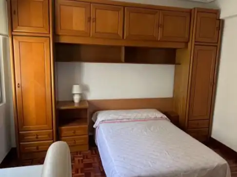 Piso en venta en Barriada Juan XXIII, 17, Burgos Capital Habitación de Piso en venta en Burgos Capital con Balcón