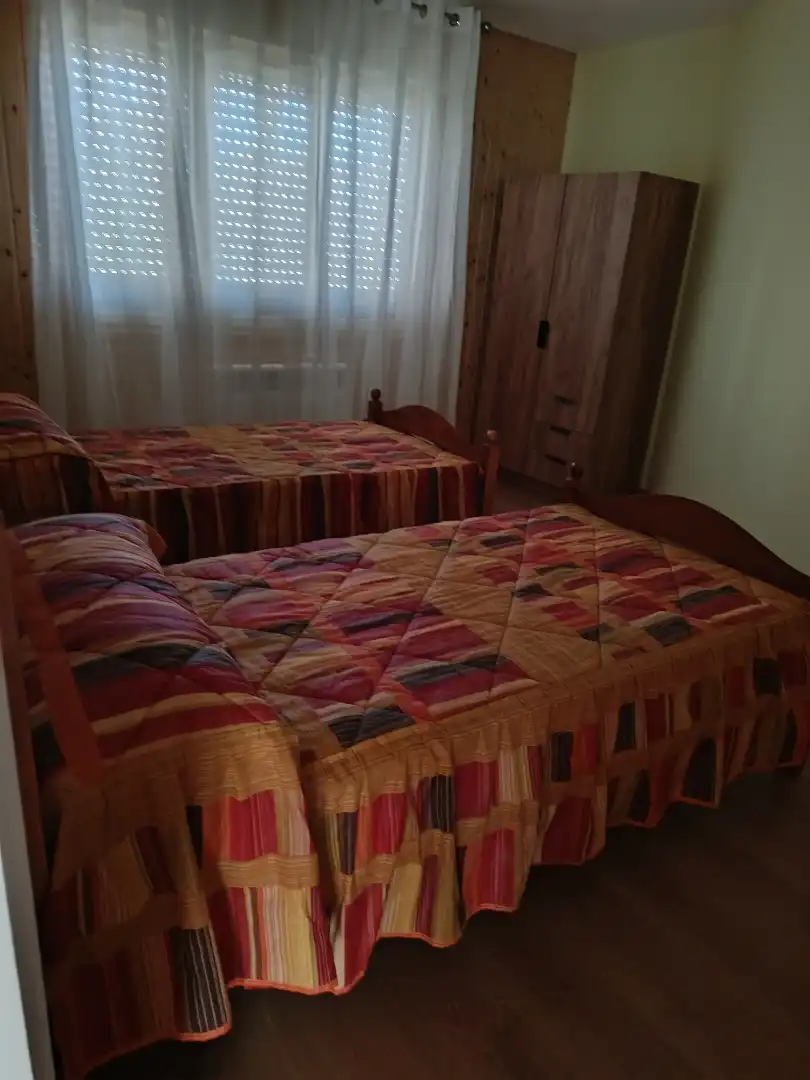 Pis de lloguer a Calle Pozo Albar, 12, La Florida - San Pedro Dormitori de Pis de lloguer en Soria Capital amb Calefacció, Parquet i Moblat