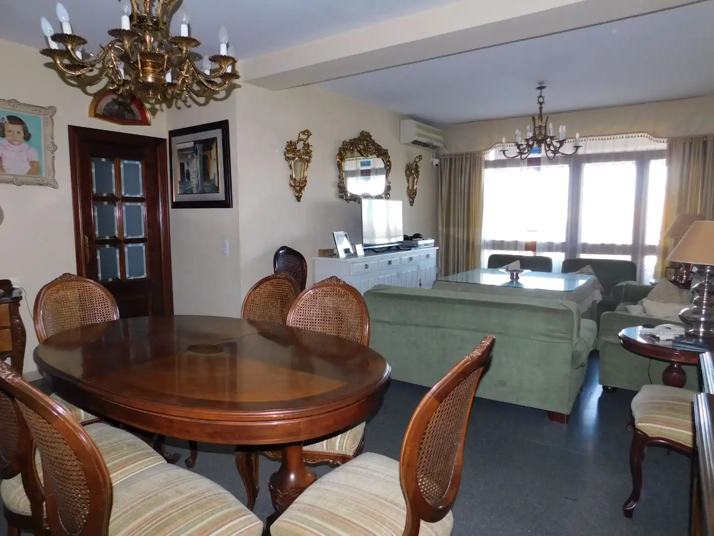 Flat for sale in Avenida de la Reina Mercedes, 29, Sector Sur - La Palmera - Reina Mercedes Dining room of Flat for sale in Sevilla with Air Conditioner, Heating and Terrace