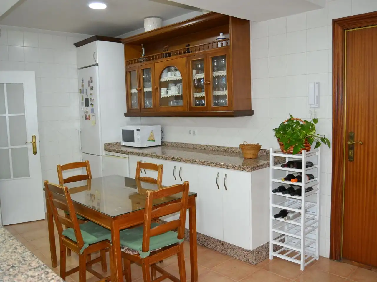Flat for sale in Avenida de la Reina Mercedes, 29, Sector Sur - La Palmera - Reina Mercedes Kitchen of Flat for sale in Sevilla with Air Conditioner, Heating and Terrace
